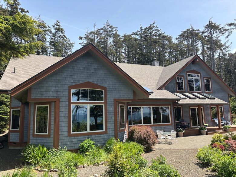 Cliffside Elegance on the Pacific - Pacific Beach, Washington