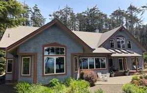 Cliffside Elegance on the Pacific - Pacific Beach, Washington