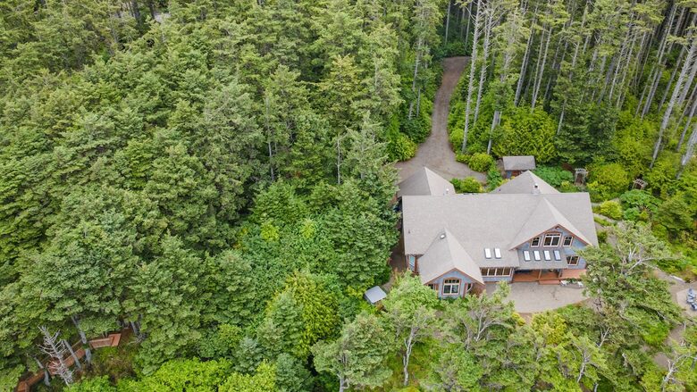 Cliffside Elegance on the Pacific - Pacific Beach, Washington