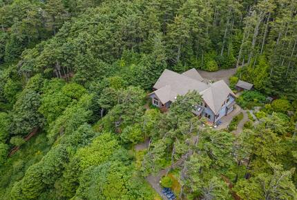 Cliffside Elegance on the Pacific - Pacific Beach, Washington