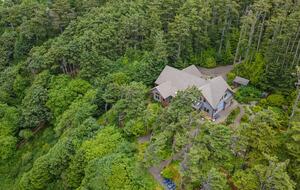 Cliffside Elegance on the Pacific - Pacific Beach, Washington