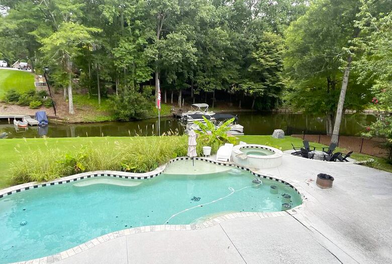 Lakeside Ranch Retreat at Lake Redwine - Newnan, Georgia