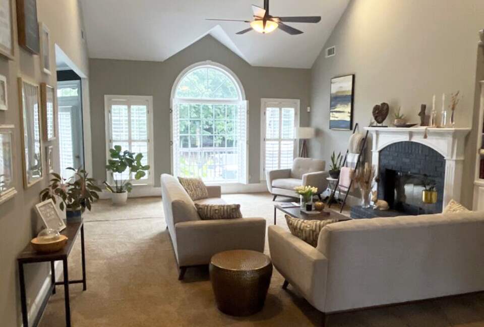 Lakeside Ranch Retreat at Lake Redwine - Newnan, Georgia