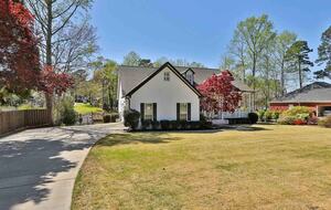Lakeside Ranch Retreat at Lake Redwine - Newnan, Georgia