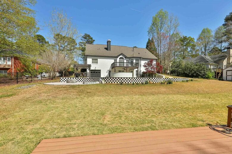 Lakeside Ranch Retreat at Lake Redwine - Newnan, Georgia