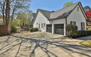 Lakeside Ranch Retreat at Lake Redwine - Newnan, Georgia