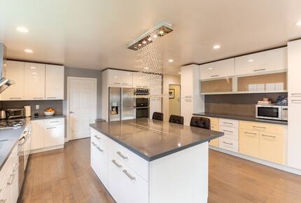 Oakland Hills Mediterranean Retreat with Bay Views - Oakland, California