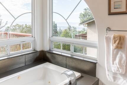 Oakland Hills Mediterranean Retreat with Bay Views - Oakland, California