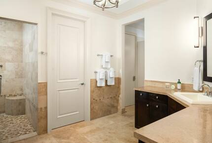 Oceanfront Penthouse Paradise in Turks & Caicos - Provo, Turks and Caicos Islands