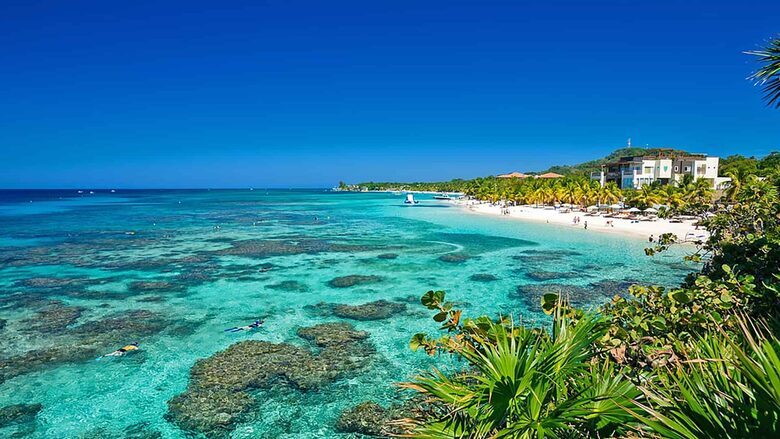 Western Caribbean | Roatan West Bay Beach Studio Residence - West Bay Beach, Honduras