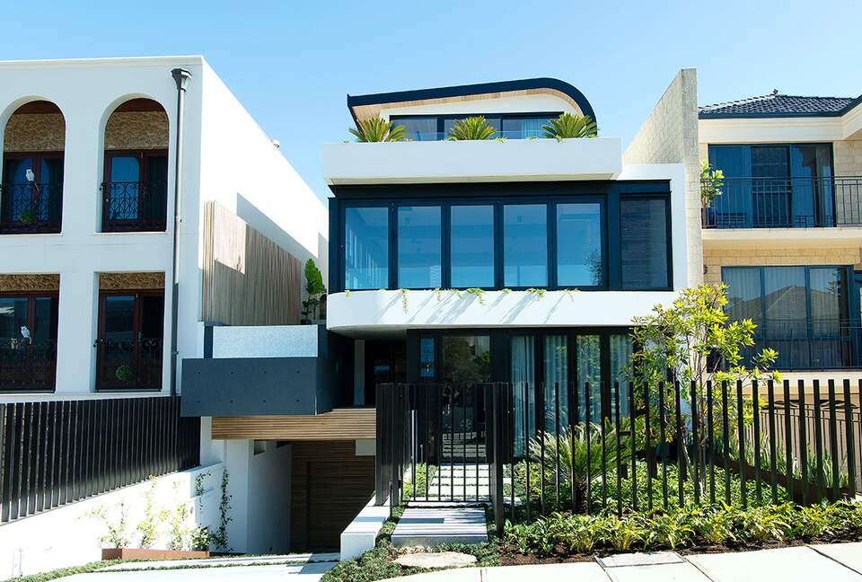 Contemporary Waterfront Elegance in Perth - Perth, Australia