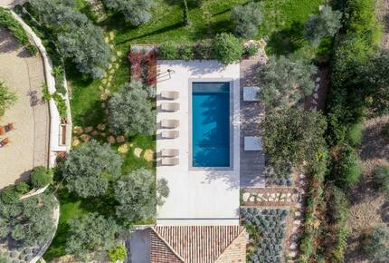 Exquisite Stone Villa Surrounded by Olive Groves in Gordes - Gordes, France
