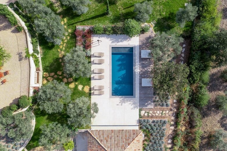 Exquisite Stone Villa Surrounded by Olive Groves in Gordes - Gordes, France