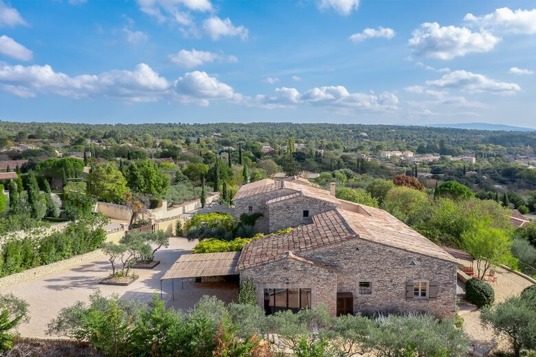Exquisite Stone Villa Surrounded by Olive Groves in Gordes - Gordes, France