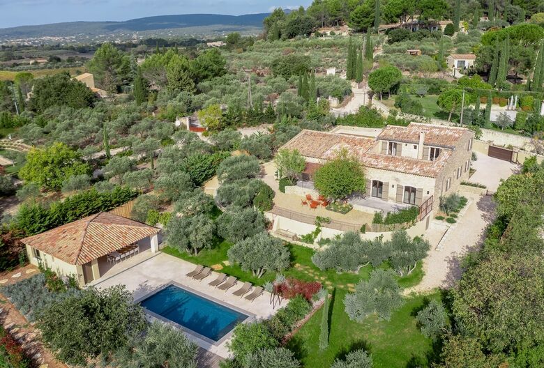 Exquisite Stone Villa Surrounded by Olive Groves in Gordes - Gordes, France