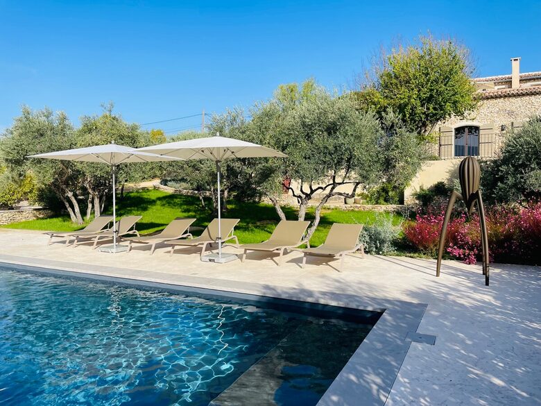 Exquisite Stone Villa Surrounded by Olive Groves in Gordes - Gordes, France