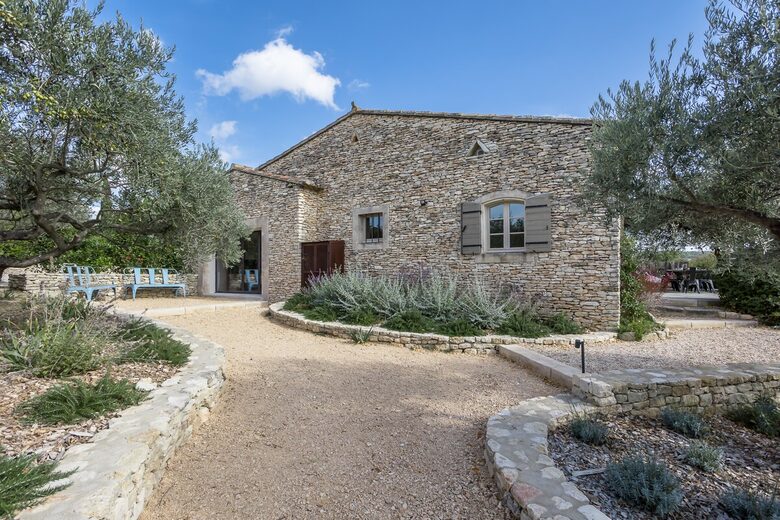 Exquisite Stone Villa Surrounded by Olive Groves in Gordes - Gordes, France