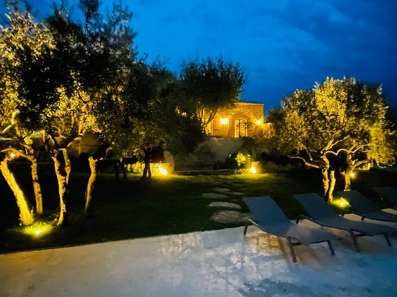 Exquisite Stone Villa Surrounded by Olive Groves in Gordes - Gordes, France