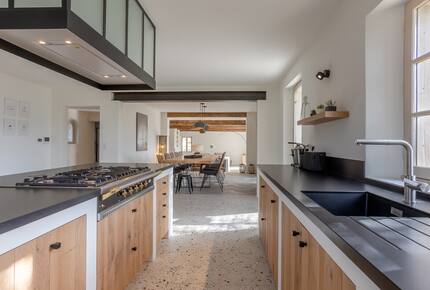 Exquisite Stone Villa Surrounded by Olive Groves in Gordes - Gordes, France