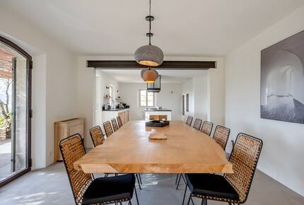 Exquisite Stone Villa Surrounded by Olive Groves in Gordes - Gordes, France