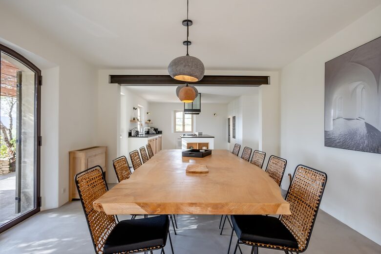 Exquisite Stone Villa Surrounded by Olive Groves in Gordes - Gordes, France