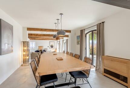 Exquisite Stone Villa Surrounded by Olive Groves in Gordes - Gordes, France