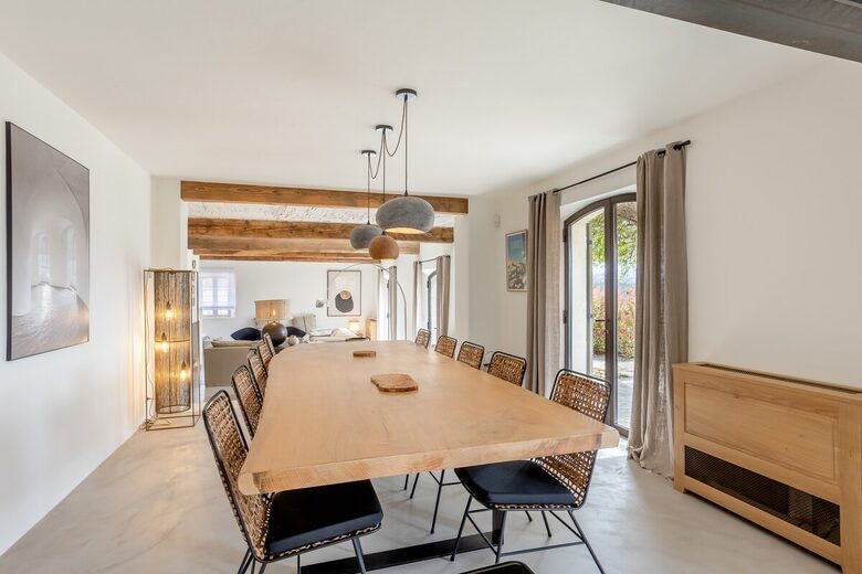 Exquisite Stone Villa Surrounded by Olive Groves in Gordes - Gordes, France