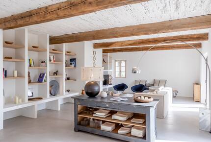 Exquisite Stone Villa Surrounded by Olive Groves in Gordes - Gordes, France