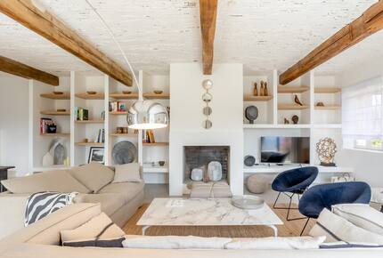 Exquisite Stone Villa Surrounded by Olive Groves in Gordes - Gordes, France