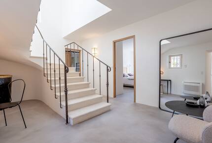 Exquisite Stone Villa Surrounded by Olive Groves in Gordes - Gordes, France