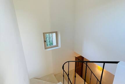 Exquisite Stone Villa Surrounded by Olive Groves in Gordes - Gordes, France