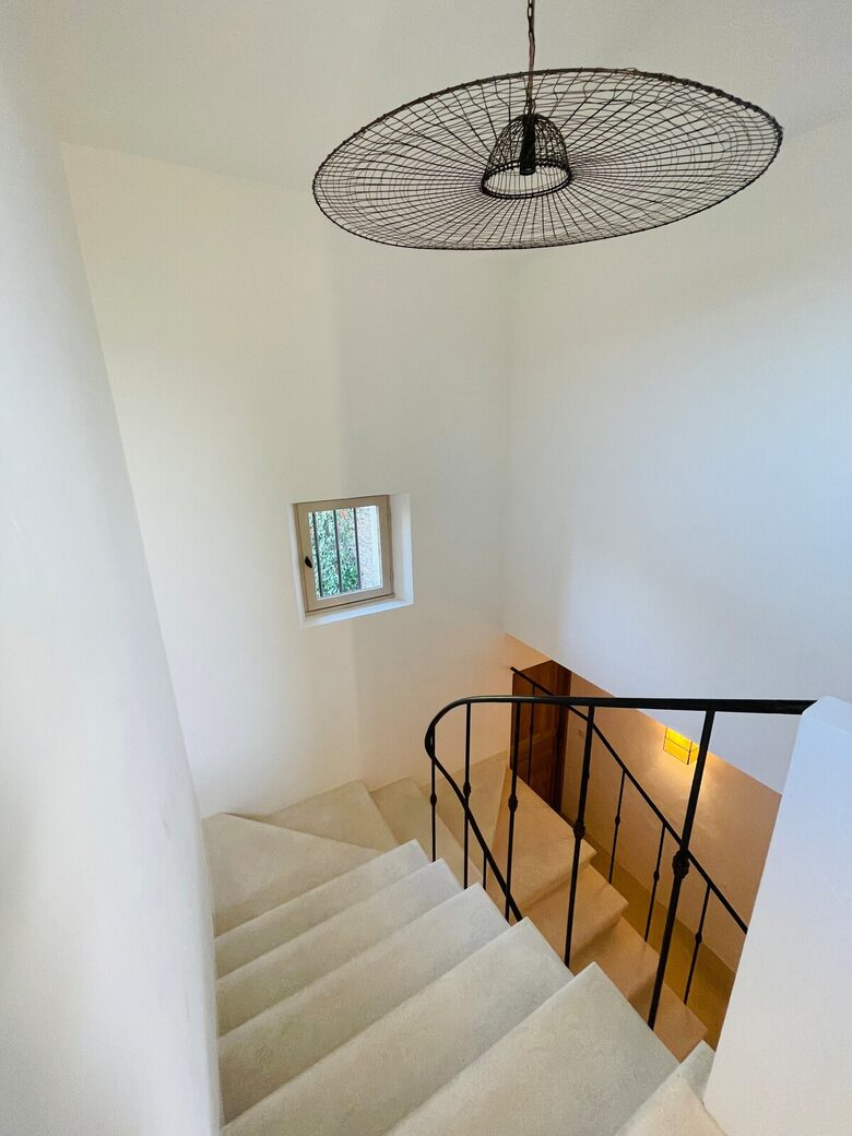 Exquisite Stone Villa Surrounded by Olive Groves in Gordes - Gordes, France