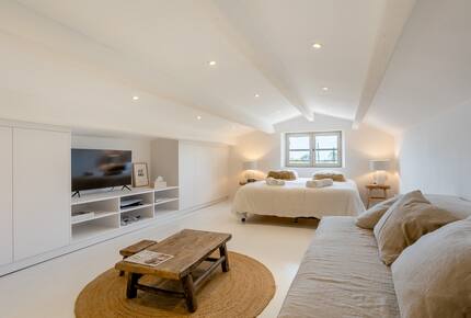 Exquisite Stone Villa Surrounded by Olive Groves in Gordes - Gordes, France