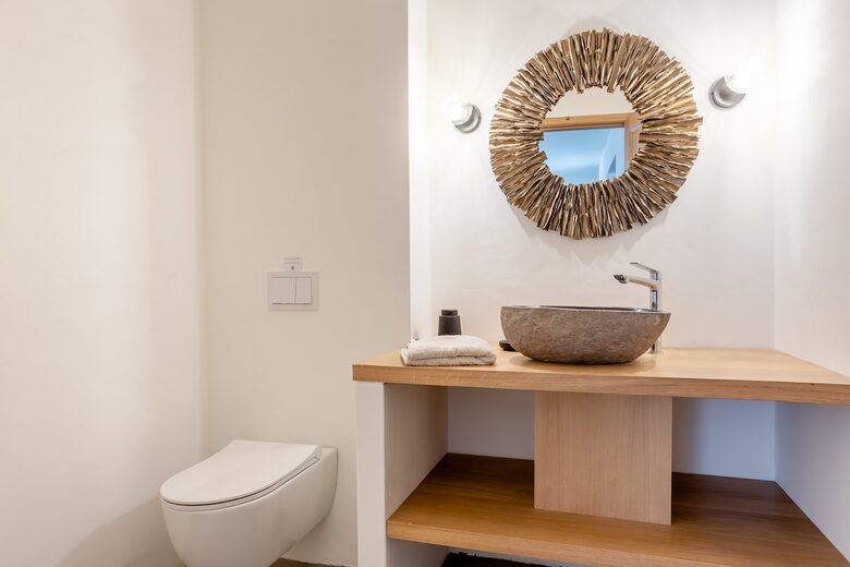 Exquisite Stone Villa Surrounded by Olive Groves in Gordes - Gordes, France