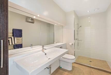 Urban Loft-Style Living Near Hagley Park - Christchurch, New Zealand