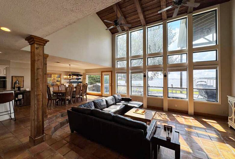 Lake Conroe Waterfront Retreat - Montgomery, Texas