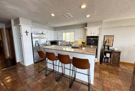 Lake Conroe Waterfront Retreat - Montgomery, Texas