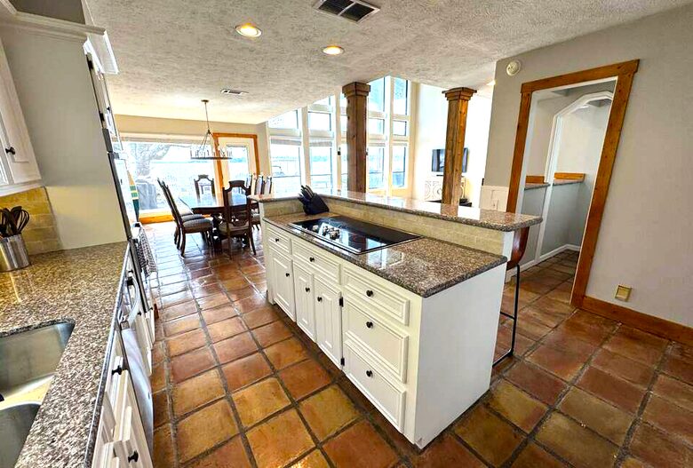 Lake Conroe Waterfront Retreat - Montgomery, Texas