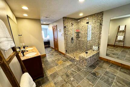 Lake Conroe Waterfront Retreat - Montgomery, Texas