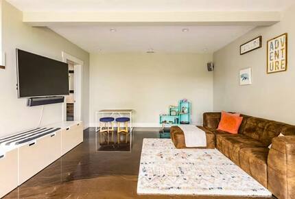 Santa Cruz Mountain Vineyard Villa - Cupertino, California