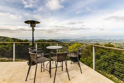 Santa Cruz Mountain Vineyard Villa - Cupertino, California