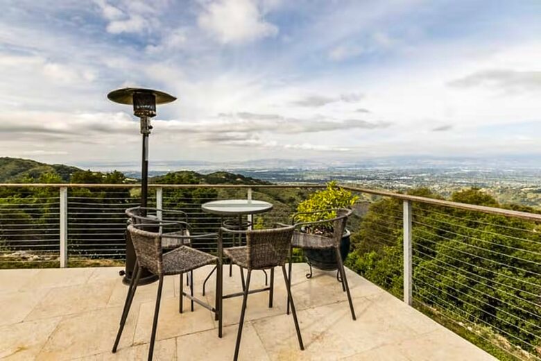 Santa Cruz Mountain Vineyard Villa - Cupertino, California