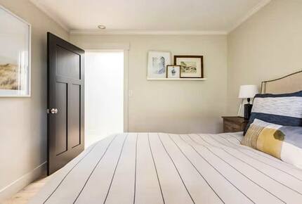 Santa Cruz Mountain Vineyard Villa - Cupertino, California