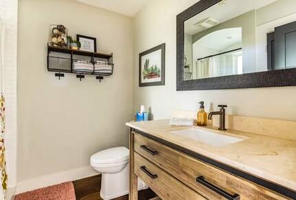 Santa Cruz Mountain Vineyard Villa - Cupertino, California