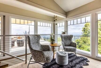 Santa Cruz Mountain Vineyard Villa - Cupertino, California