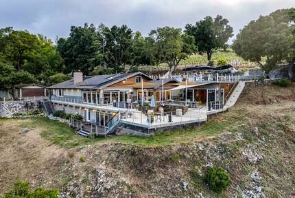 Santa Cruz Mountain Vineyard Villa - Cupertino, California