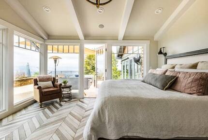 Santa Cruz Mountain Vineyard Villa - Cupertino, California