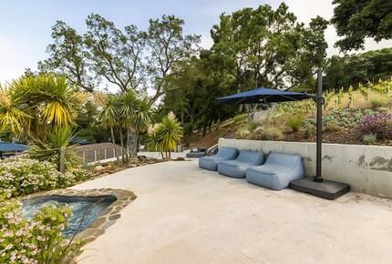 Santa Cruz Mountain Vineyard Villa - Cupertino, California