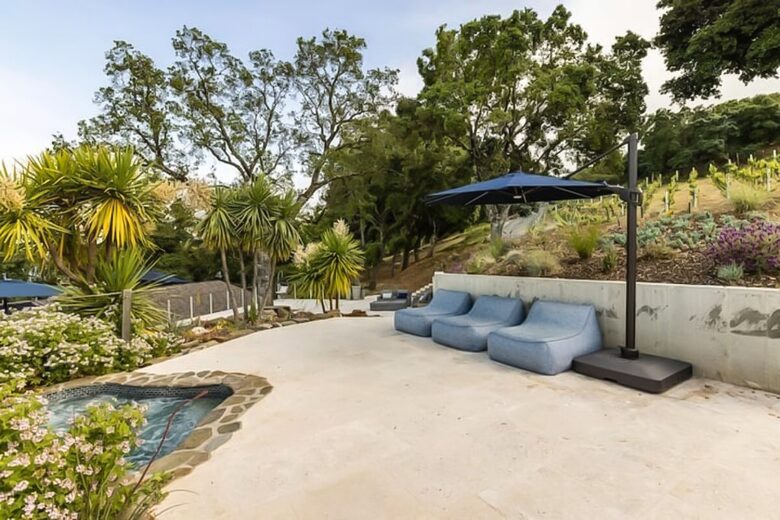 Santa Cruz Mountain Vineyard Villa - Cupertino, California