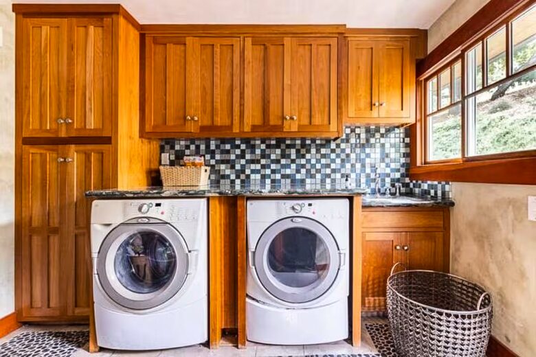 Santa Cruz Mountain Vineyard Villa - Cupertino, California